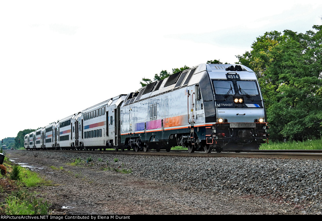 NJT 4514 on train 5525